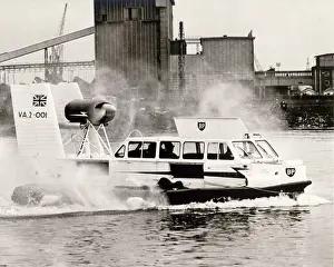 Hovercraft: Vickers VA-2 hovercraft, VA2-001