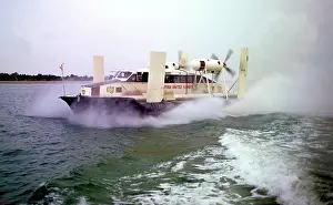 Hovercraft: Vickers VA.3 hovercraft G-15-243