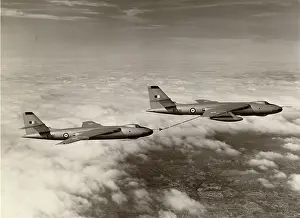 Valiant: Vickers Valiant refuels another Valiant