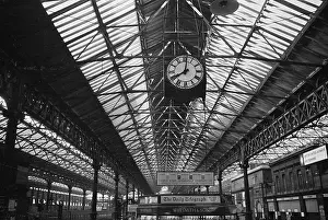 Newsagents: Victoria Station
