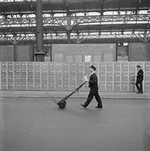 Lockers: Victoria Station, London