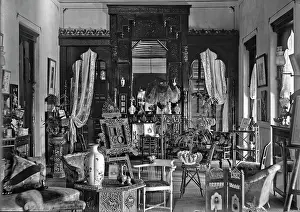 Mantelpiece: Victorian style domestic interior with large fireplace
