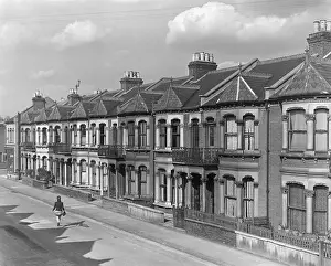 Briskly: VICTORIAN TERRACE 1940S