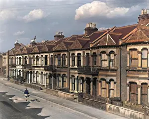 Briskly: VICTORIAN TERRACE 1940S