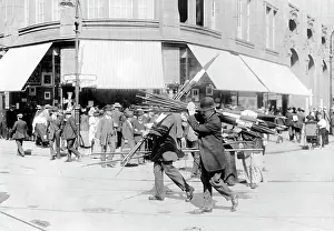 Blinds: Victory celebration on the streets of Berlin, 1914