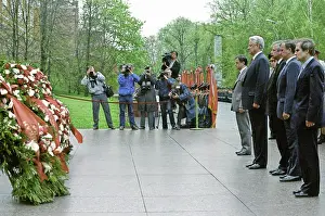 Unrecognized: Victory Day celebration, 1992