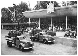 Squads: VICTORY DAY PARADE