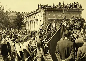 Brigittenau: Vienna 20: Monument revelation for the fallen