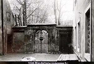 Courtyards: Vienna 7: Garden gate at Lindengasse