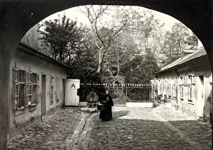 Courtyards: Vienna: Courtyard in the suburbs