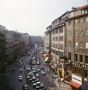 Avenues: Vienna. The Graben with the plague column. Austria
