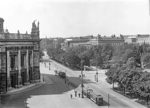Burgtheater: Vienna Ringstrasse with Burgtheater