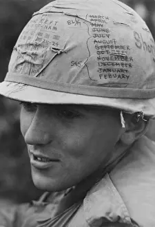 Timer: Vietnam War. A US Army sky trooper helmet ?