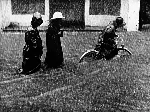 Saigon: VIETNAM WAR - Life in Saigon