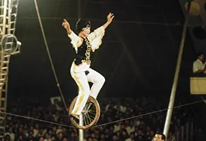 Equilibrist: Vietnamese circus