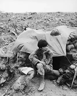 Surrounds: VIETNAMESE SOLDIER