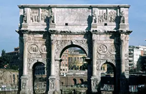 Trimphal: View of the Arch of
