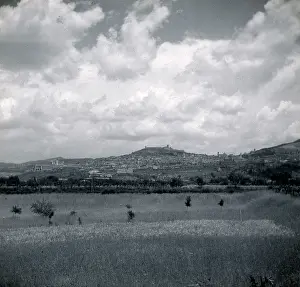 Assisi: View towards Assisi, Italy