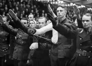 Confirm: View of the audience during Goebbels speech