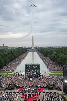 Lcgr1907: View of the crowd at Donald Trumps Salute