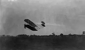 Huffman: Side view of flight 45, Orville flying to the right close to