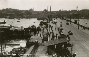 Camii: View across the Galata Bridge in Constantinople (Istanbul)