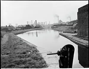 Deste: A view looking north along the Trent & Mersey