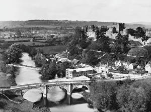 Teme: VIEW OF LUDLOW CASTLE