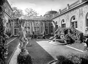 Kissengen: View of the ornamental courtyard of the spa in Bad