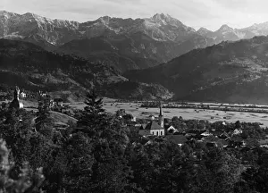 Onion: View of Partenkirchen and the Partnach gorge, around 1925