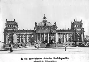 Symmetrical: View of the Reichstag building in Berlin, Germany