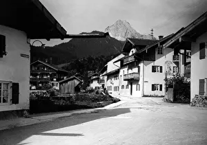 Mittenwald: View of the Stainergasse in Mittenwald, 1942