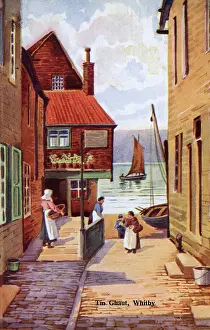Hindi: View down Tin Ghaut, Whitby, North Yorkshire