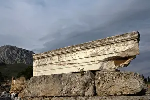 Peloppenese: Views Of The Archaeological Sites Of Corinth