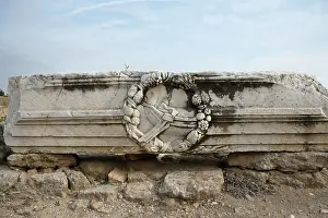 Peloppenese: Views Of The Archaeological Sites Of Corinth