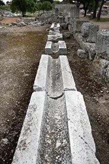 Peloppenese: Views Of The Archaeological Sites Of Corinth