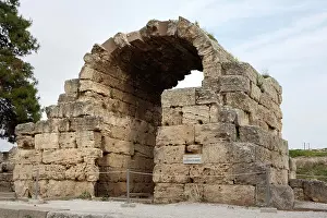 Peloppenese: Views Of The Archaeological Sites Of Corinth