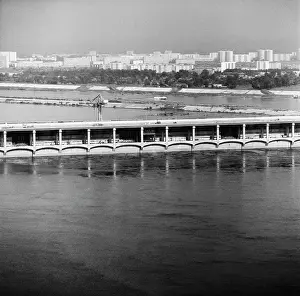 Komsomolsky: Views of Brezhnev