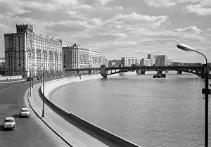 Smolenskaya: Views of Moscow