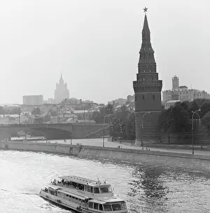 Vodovzvodnaya: Views of Moscow
