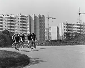 Cyclists: Views of Moscow