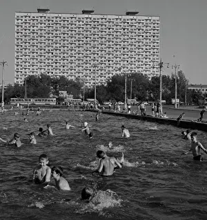 Mira: Views of Moscow