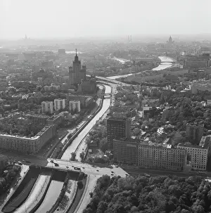 Embankment: Views of Moscow