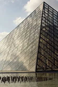 Struts: Views of Paris, France