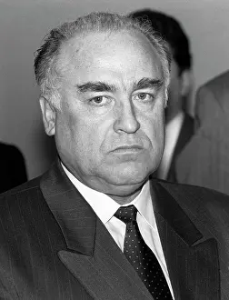 Chernomyrdin: Viktor Chernomyrdin, 1993