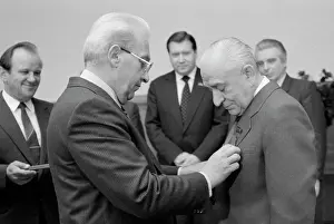 Konrad: Viktor Grishin awarded with order of Karl Marx