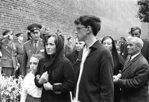 Patsayev: Viktor Patsayevs family, 1971