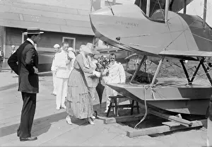 Huntington: Vincent Astor (front left), Helen Dinsmore ?