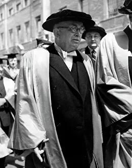 Doctorate: Vincent Auriol in Oxford degree presentation procession
