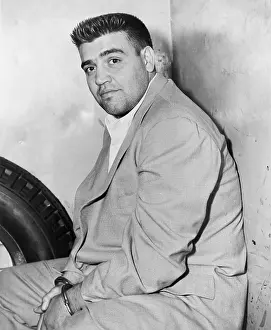 Avoiding: Vincent Gigante (1928-2002), future boss ?